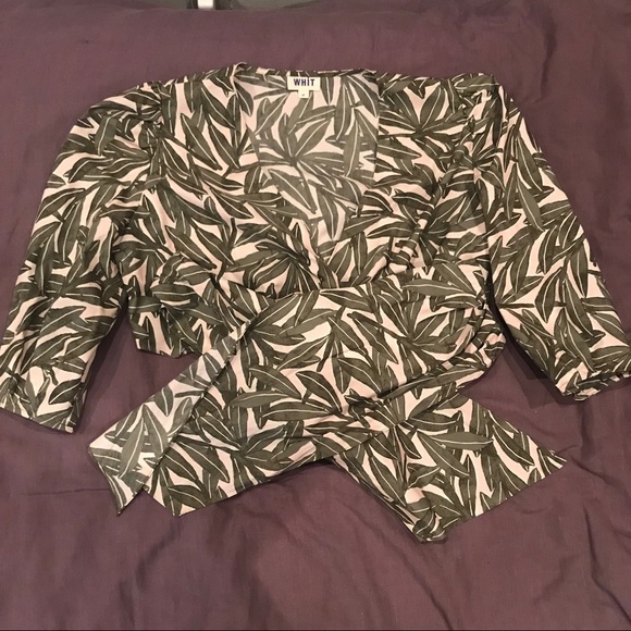 Whit Mary Wrap Top Size Medium NWOT - Picture 6 of 8